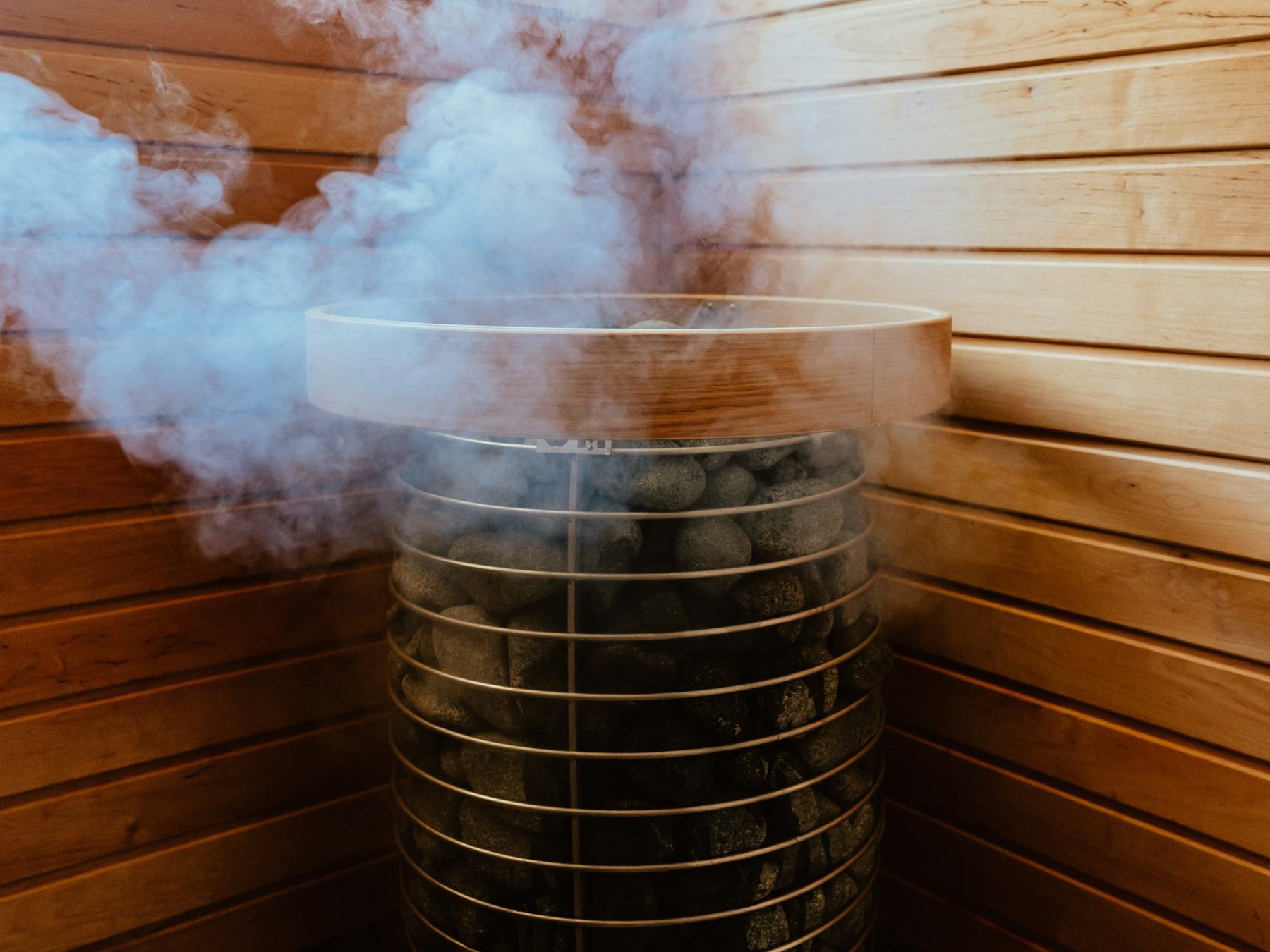 Steam rising from the stove in Storsalen